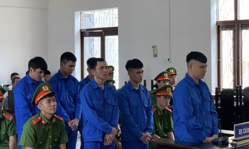 Chém người do mâu thuẫn nhỏ, nhóm trai làng lĩnh án