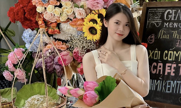 'Bắt trend' mùa thu Hà Nội giữa lòng Đà Nẵng