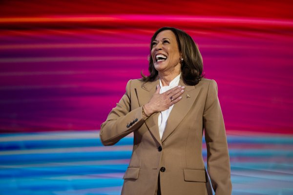 Xem: Kamala Harris Phát biểu tại DNC