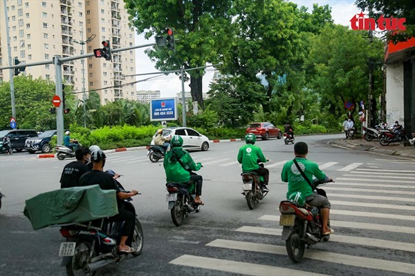 Hà Nội tập trung xử lý xe buýt, xe công nghệ vi phạm giao thông