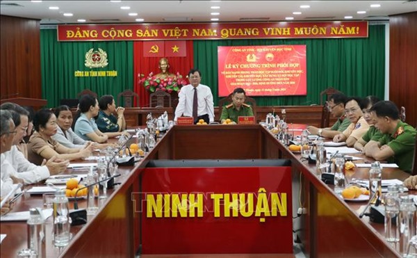 Đẩy mạnh phong trào khuyến học, khuyến tài trong lực lượng Công an nhân dân