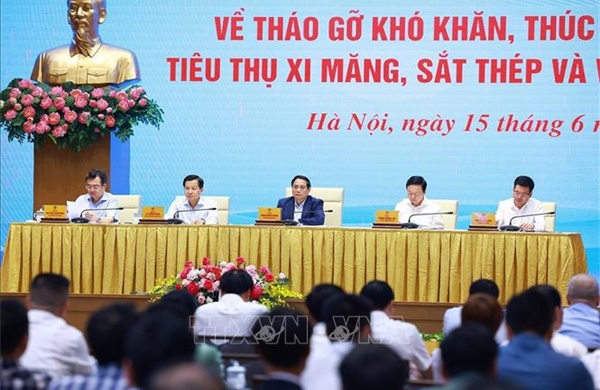 Thủ tướng: Phát triển hạ tầng, tháo gỡ khó khăn cho sản xuất, tiêu thụ vật liệu xây dựng