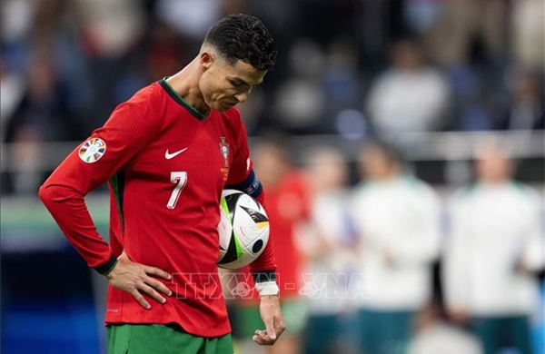 Ronaldo có thể bị UEFA điều tra vì vi phạm khó tin