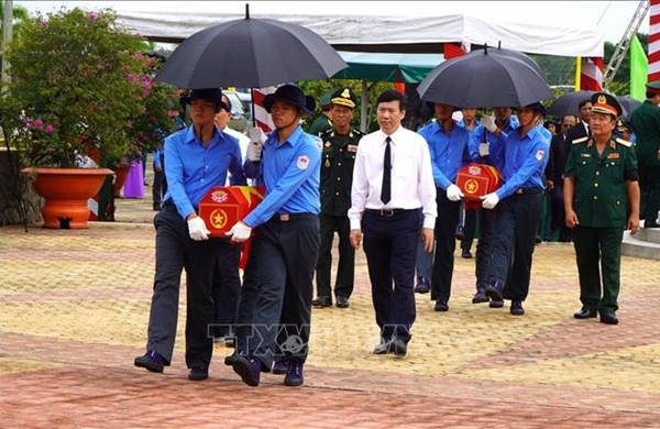 Truy điệu, cải táng hài cốt liệt sỹ quân tình nguyện Việt Nam