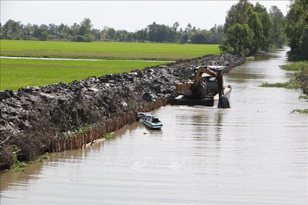 Ứng phó với hạn hán, xâm nhập mặn cục bộ trong vụ Đông Xuân