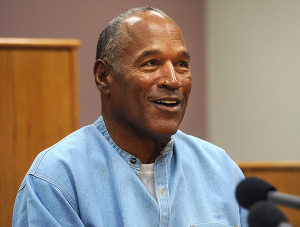 Cựu ngôi sao bóng bầu dục đầy tai tiếng O.J. Simpson qua đời