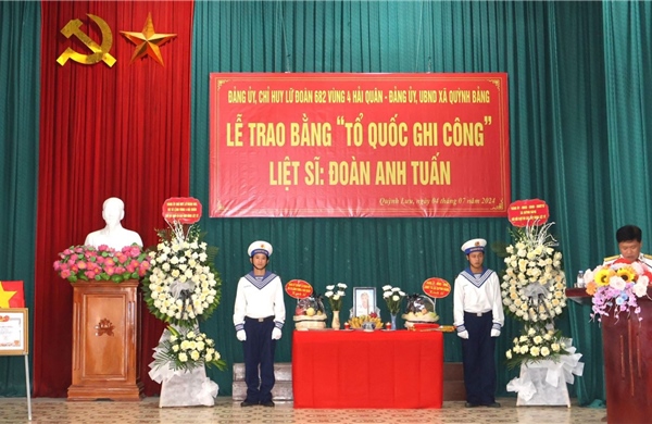 Vùng 4 Hải quân tổ chức Lễ công bố quyết định và trao Bằng ‘Tổ quốc ghi công’