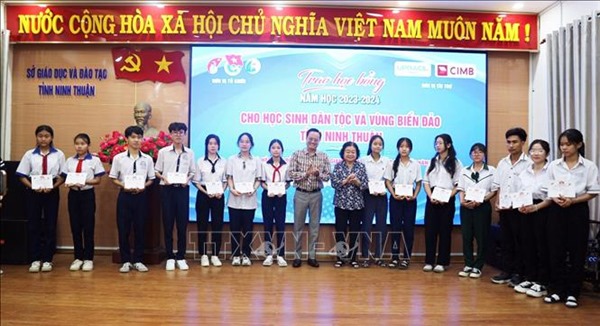 Chắp cánh ước mơ đến trường cho trẻ em có hoàn cảnh khó khăn