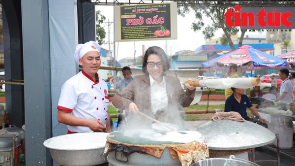 50 nghìn bát phở đồng giá 15.000 đồng được phục vụ trong Festival Phở 2024