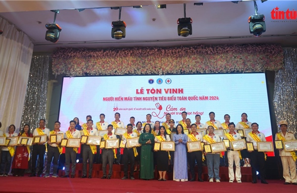 Tôn vinh 100 gương hiến máu tiêu biểu toàn quốc năm 2024