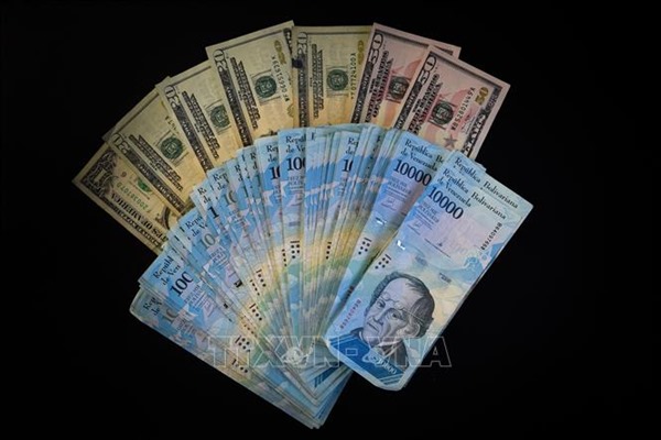 Thế giới 2023: Tiền Venezuela mất giá hơn 50% so với USD