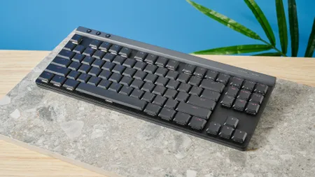 Name Xem xét TKL: Sleek và hầu như im lặng