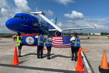 Tôi đã bay trên chuyến bay đầu tiên của JetBlue từ NYC đến Belize - Mọi chuyện diễn ra như thế này