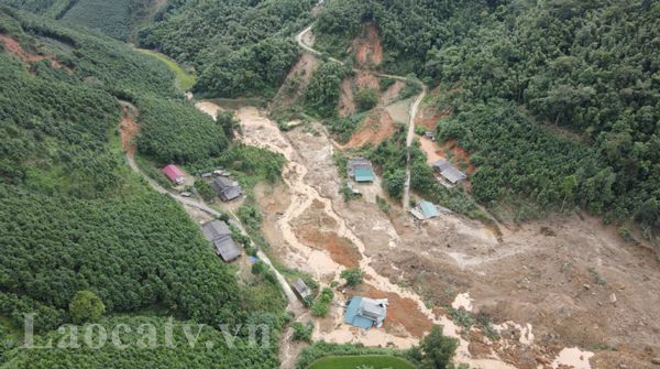 7 dead, 11 missing after landslide buries 8 houses in Vietnam’s Lao Cai