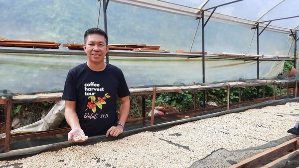 This man brings Vietnam, Philippines closer together, one coffee bean at a time