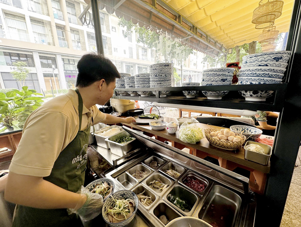 Ho Chi Minh City's ward aims to open trade, cuisine space for foreigners