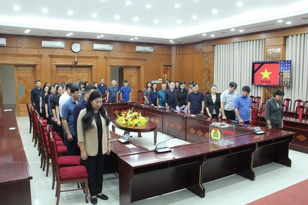 Hanoi commemorates dead victims of apartment block fire