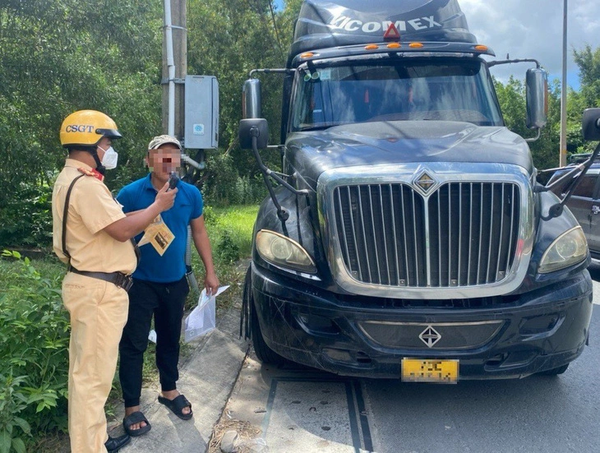 Ho Chi Minh City records nearly 11,000 alcohol-related traffic violations in August