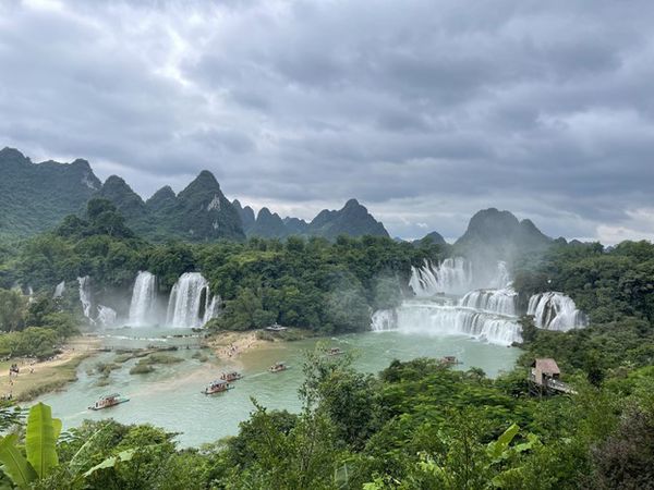 Tours to Ban Gioc - Detian Waterfalls straddling Vietnam-China border temporarily suspended