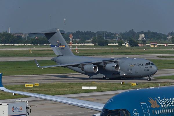 Aircraft serving US President Biden’s Vietnam visit arrives in Hanoi