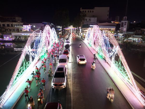 Apology issued for unsafe traffic management at nighttime running event in Vietnam’s Mekong Delta