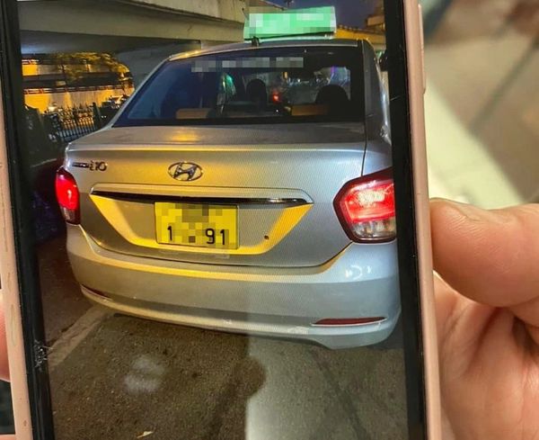 French tourists accuse Hanoi cabby of charging them $19.5 for 200-meter ride