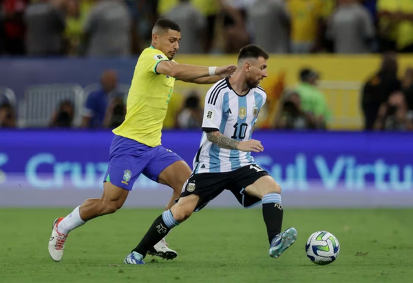 Argentina hand Brazil third straight loss after crowd trouble at Maracana