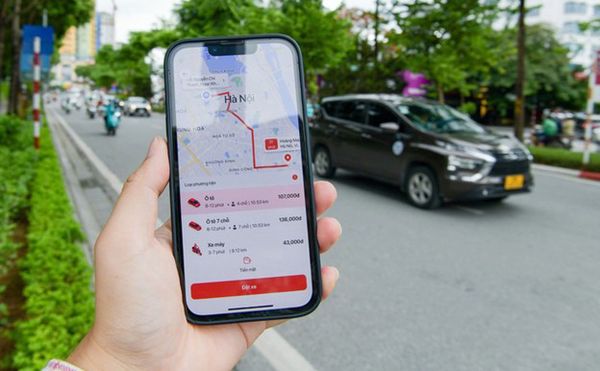 Vietnamese company launches ride-hailing app, does not collect commissions from drivers