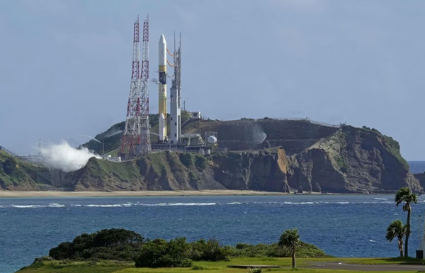 Japan suspends launch of rocket carrying moon lander because of winds