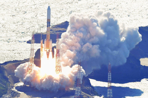 Japan launches 'moon sniper' lunar lander SLIM into space