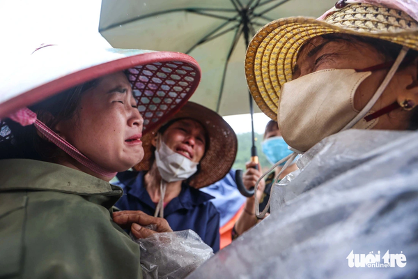 Haunting photos of flood-hit village in northern Vietnam