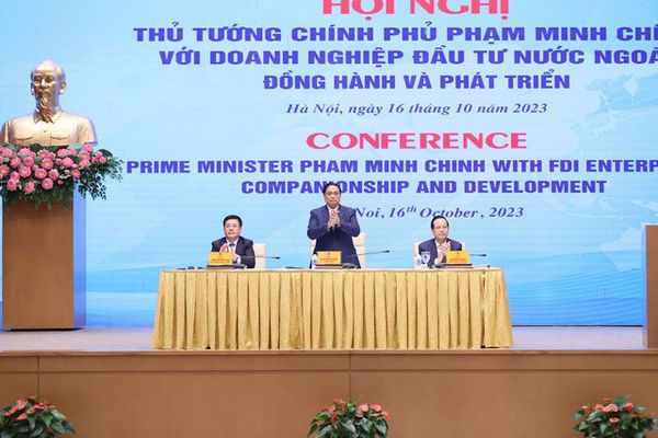 Vietnamese PM vows to protect foreign investors’ legitimate rights, interests