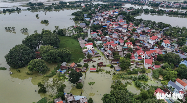 Hanoi’s suburban districts inundated