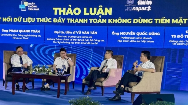 Đẩy mạnh thanh toán không dùng tiền mặt