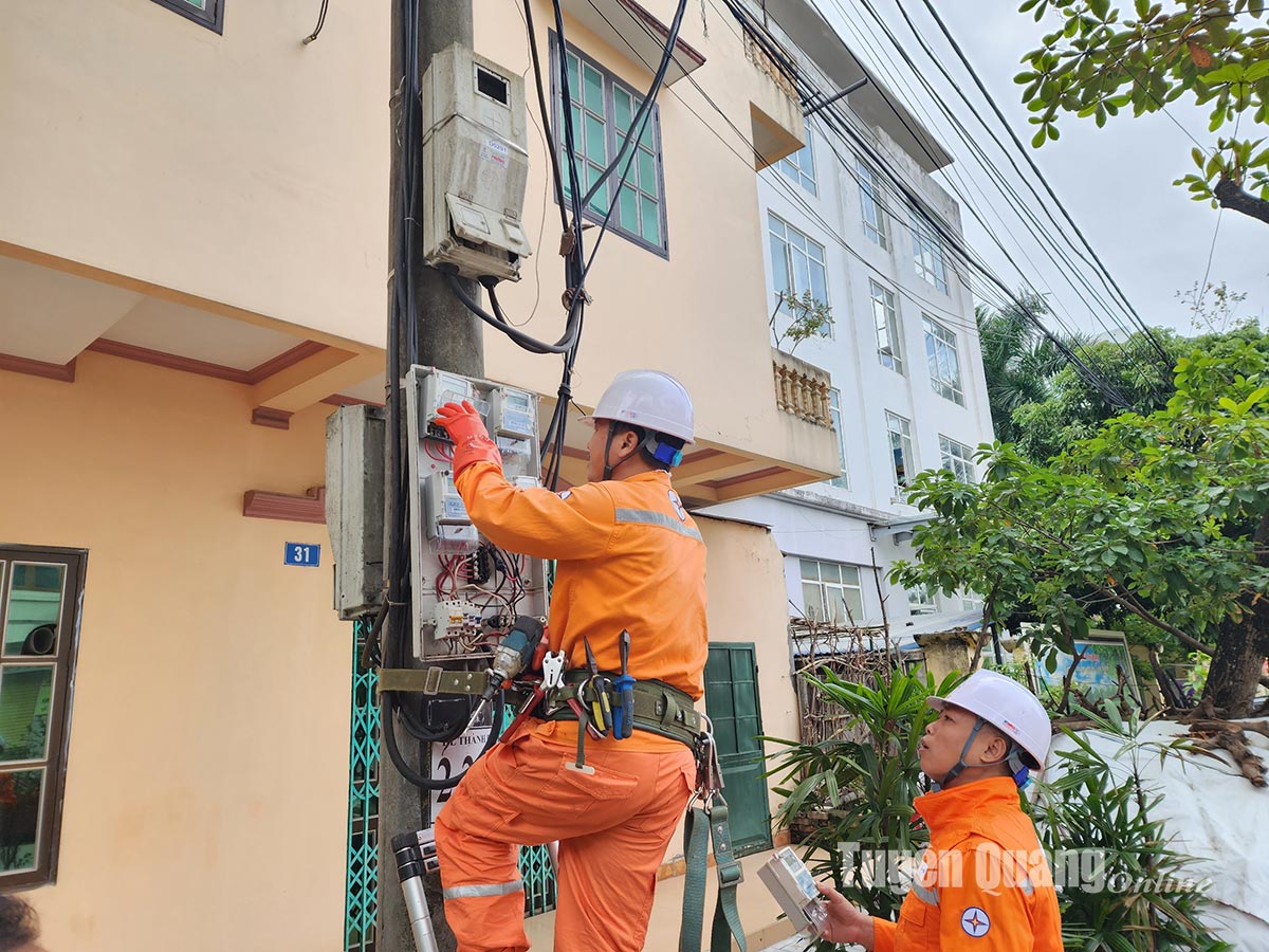 Nâng cao năng suất lao động ngành điện