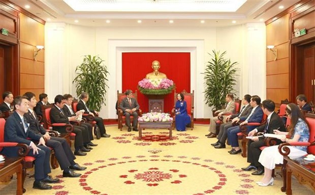 Party official receives Chairman of LDP's Policy Research Council