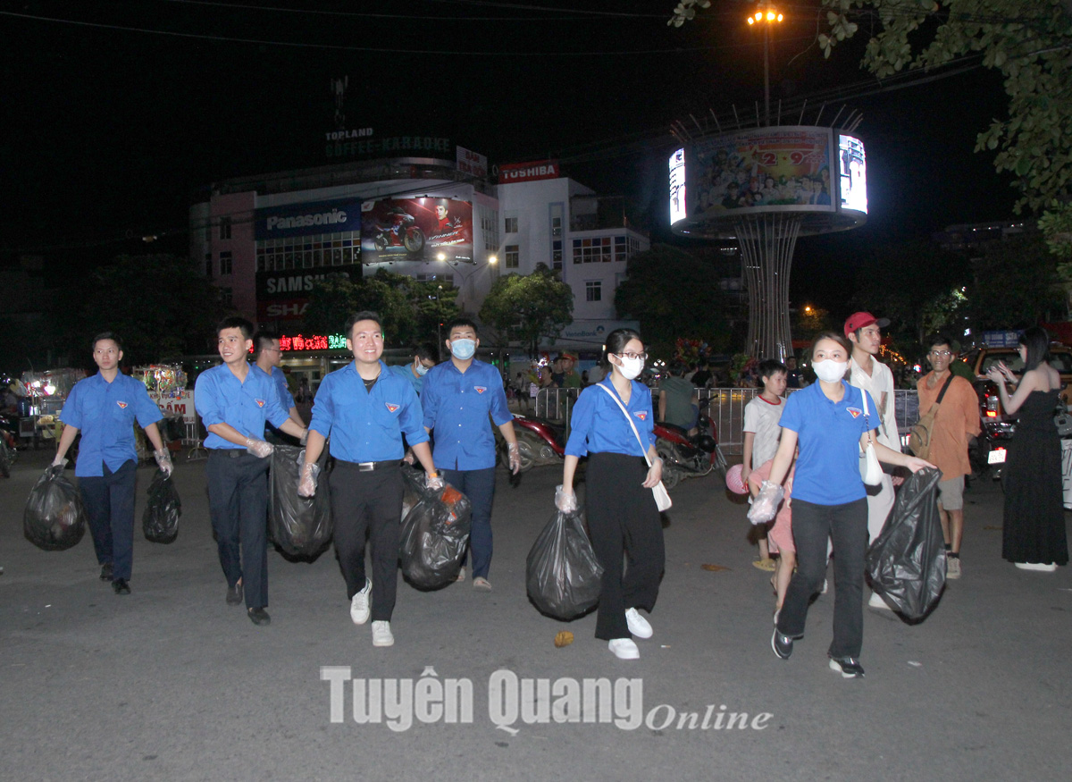 Garbage collection campaign after activities