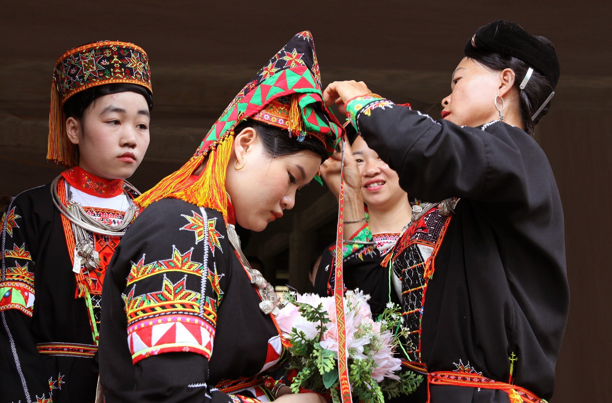 Impressive wedding of Dao Quan Trang ethnic group