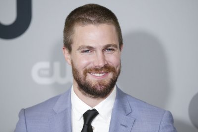 NBC chính thức ra lệnh 'Suits' với Stephen Amell