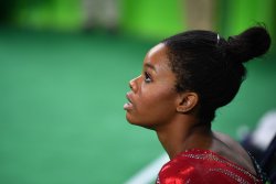 Vết thương Ankle kết thúc cuộc thi thể dục của Gabby Douglas cho kỳ Olympic Paris