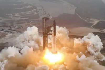 Chuyến bay thử nghiệm phi thuyền thứ tư của SpaceX hoàn thành thành thành công việc trở lại, hạ cánh xuống