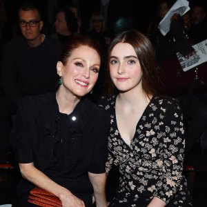 Julianne Moore Chia sẻ Rare Pic của Look-Ake Con gái Liv: '