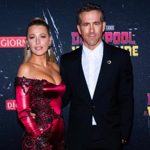 Ryan Reynolds xác nhận tình dục em bé thứ 4 với vợ Blake đang sống