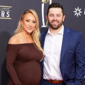 Bucs QB Baker Mayfield và vợ Emily chào mừng em bé 1st: Xem ảnh 1st