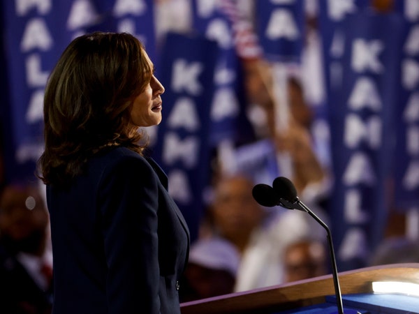 Kamala Harris Biến trường hợp của cô ấy thành tổng tư lệnh trong năm 2024 DNC Phát âm