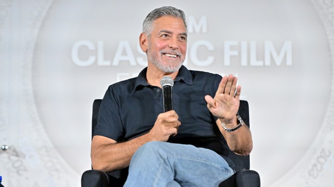 Giải thích về đề xuất chấm dứt cuộc đình công SAG-AFTRA của George Clooney