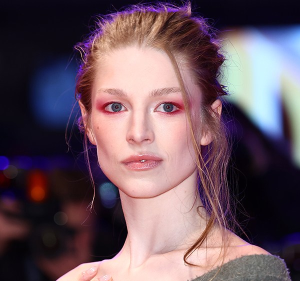 Hunter Schafer tham gia ‘ Blade Runner 2099 show truyền hình ở Amazon bên cạnh Michelle Yoh