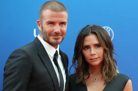 Gia đình Victoria Beckham vui vẻ đi chơi sau khi vướng vào cuộc ẩu đả đổ máu