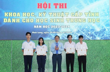 Dự án "Ứng dụng IoT vào quản lý học sinh trong trường học" đạt giải nhất hội thi khoa học kỹ thuật