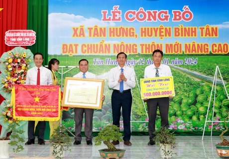 Xã Tân Hưng đạt chuẩn nông thôn mới nâng cao